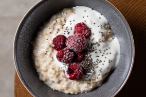 Comment réaliser un porridge de flocons d’avoine et sirop d’érable ?